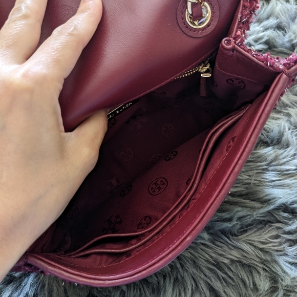 Tory Burch Crossbody Handbag. - Picture 2 of 15